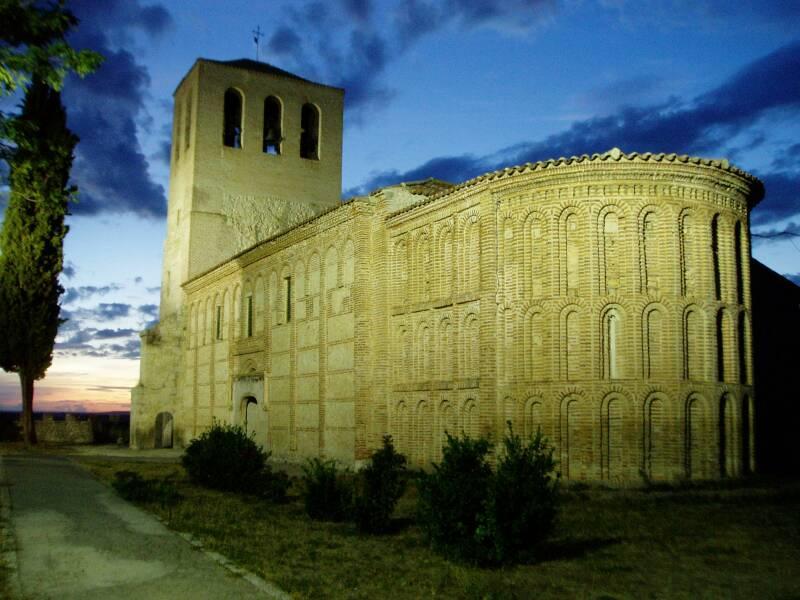 iglesia de noche